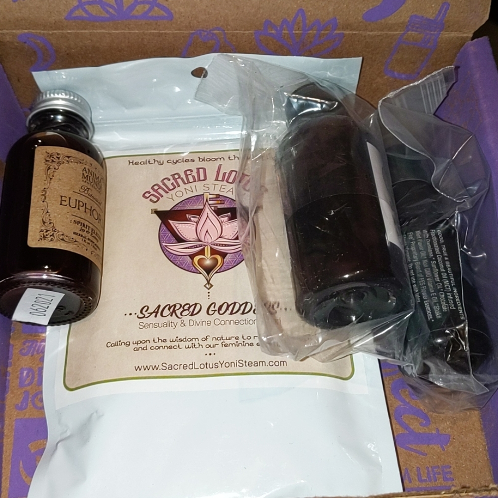 Items from October Goddess Provisions box